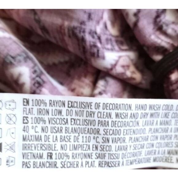 FOREVER 21 BURGUNDY PRINT ROMPER SZ.S EUC. - Picture 6 of 6